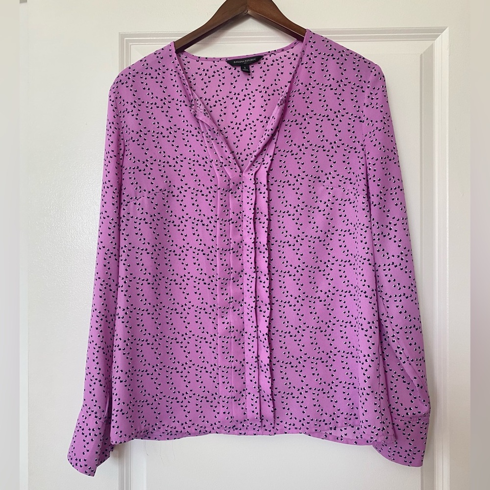 NWOT Banana Republic Lilac Color Printed Blouse - size small